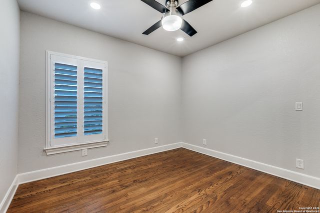 488 E Olmos Dr Apt 3, Olmos Park, TX 78212