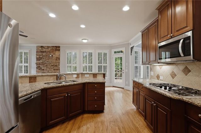 4530 Oak Brook Drive SE, Smyrna, GA 30082