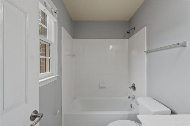 4530 Oak Brook Drive SE, Smyrna, GA 30082