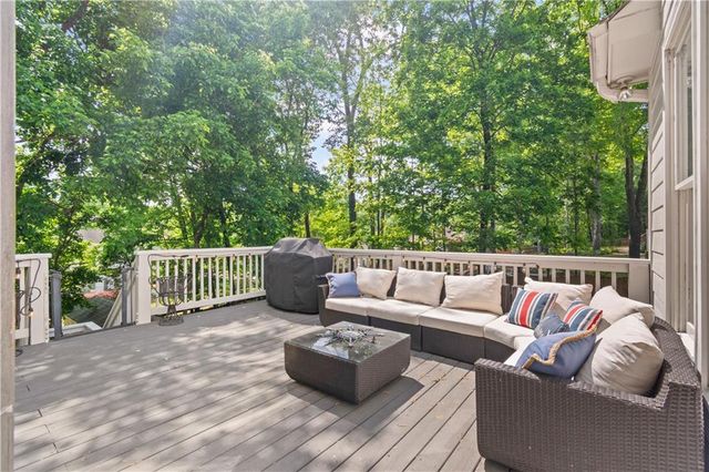5640 Lake Oak Landing, Cumming, GA 30040