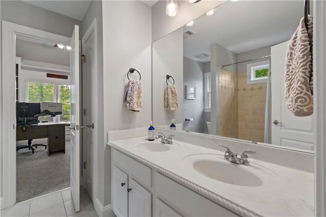 5640 Lake Oak Landing, Cumming, GA 30040