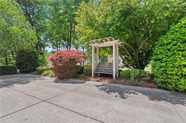 5640 Lake Oak Landing, Cumming, GA 30040