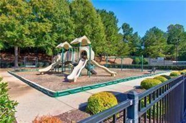 5640 Lake Oak Landing, Cumming, GA 30040