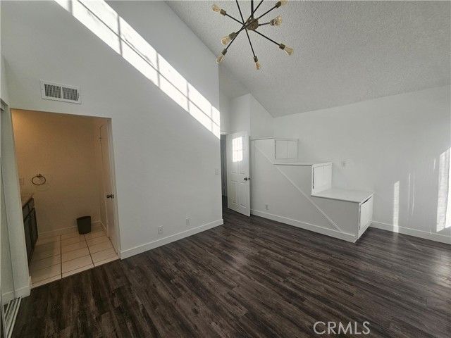 15125 Nordhoff, North Hills (los Angeles), CA 91343