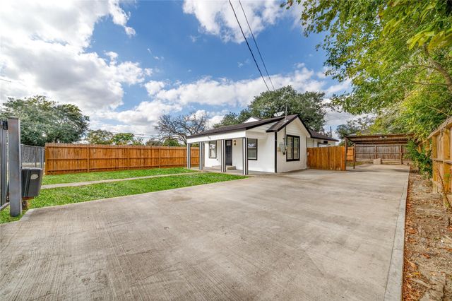 9201 Klondike Street, Houston, TX 77075