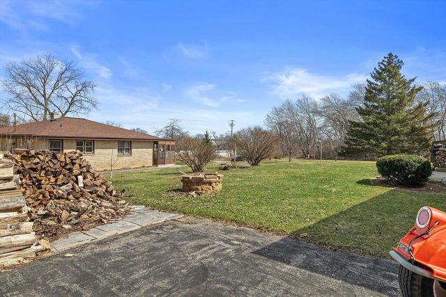 2558 N Green Bay ROAD, Mount Pleasant, WI 53406