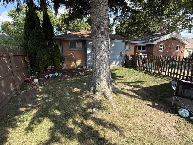 3935 N 82nd STREET, Milwaukee, WI 53222