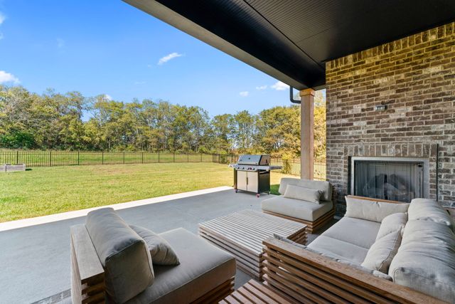 5049 Fairhaven Cir, Thompsons Station, TN 37179