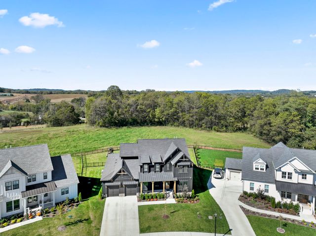 5049 Fairhaven Cir, Thompsons Station, TN 37179
