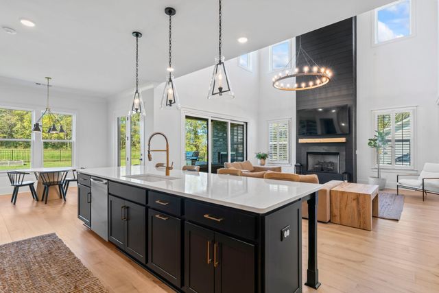 5049 Fairhaven Cir, Thompsons Station, TN 37179
