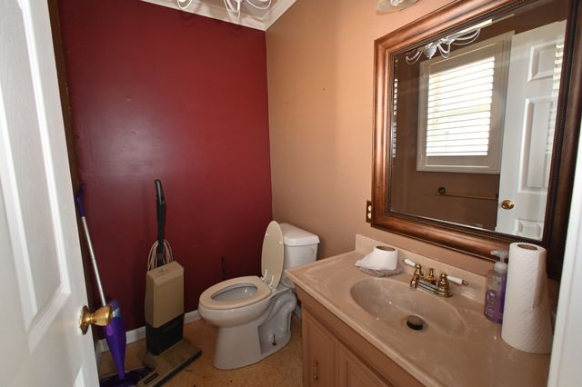 239 Brooklyn Ave, Linden, TN 37096