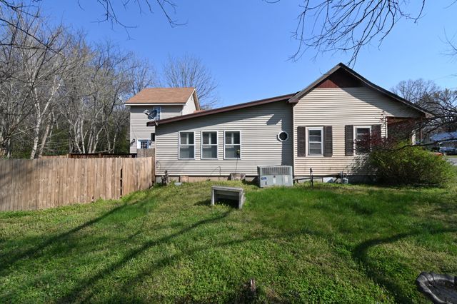 239 Brooklyn Ave, Linden, TN 37096