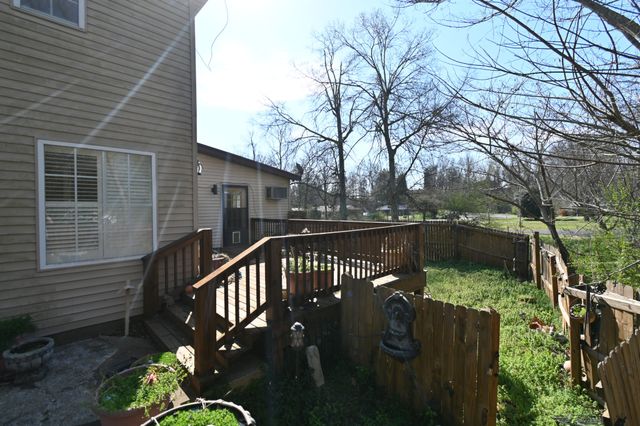 239 Brooklyn Ave, Linden, TN 37096