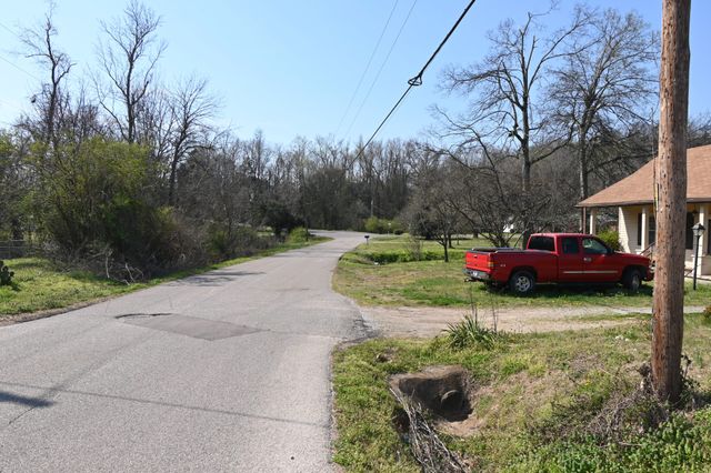 239 Brooklyn Ave, Linden, TN 37096