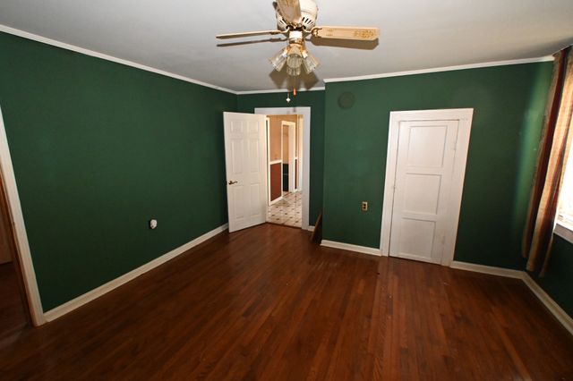 239 Brooklyn Ave, Linden, TN 37096