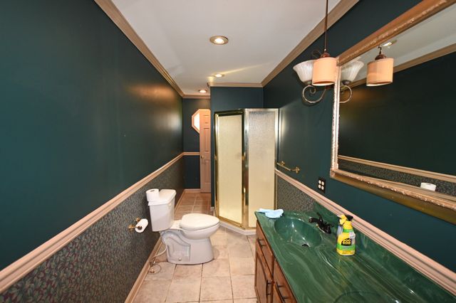 239 Brooklyn Ave, Linden, TN 37096