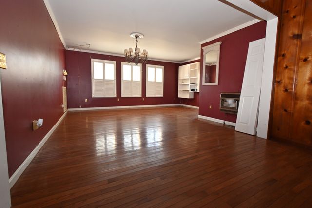 239 Brooklyn Ave, Linden, TN 37096