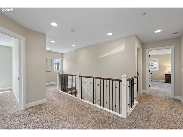 3096 Nw PARKHURST Ter, Portland, OR 97229