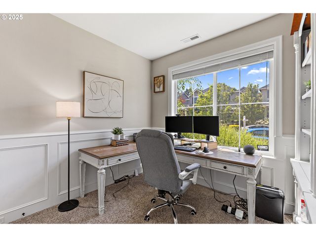 3096 Nw PARKHURST Ter, Portland, OR 97229