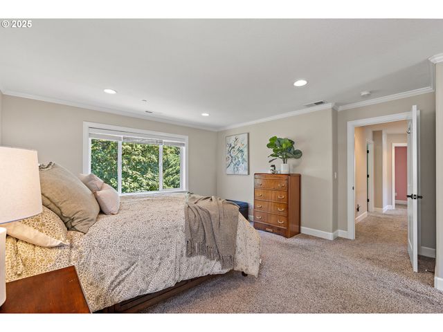 3096 Nw PARKHURST Ter, Portland, OR 97229