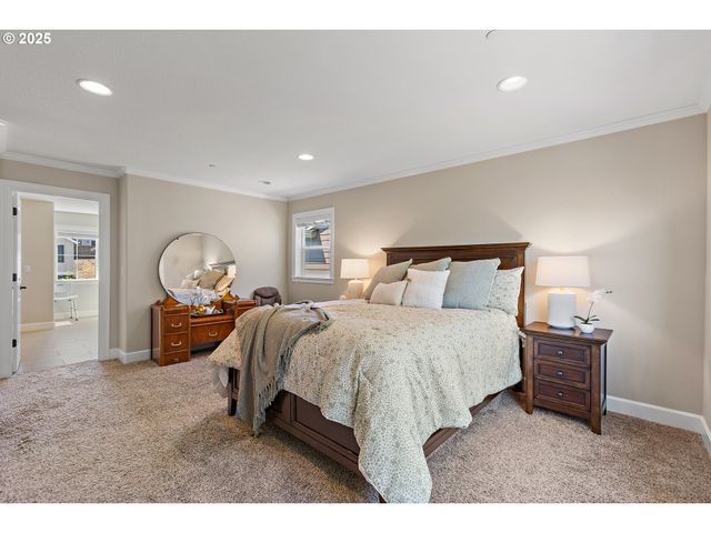 3096 Nw PARKHURST Ter, Portland, OR 97229