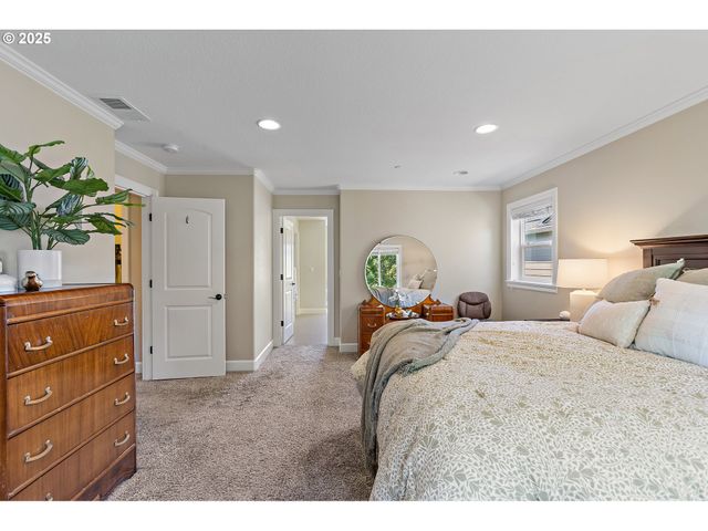 3096 Nw PARKHURST Ter, Portland, OR 97229