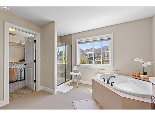 3096 Nw PARKHURST Ter, Portland, OR 97229