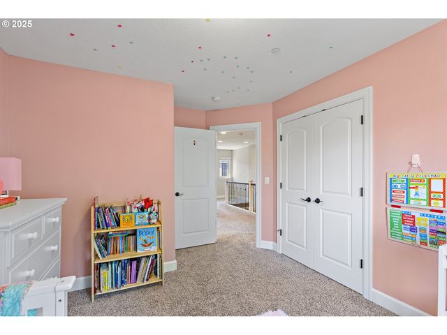 3096 Nw PARKHURST Ter, Portland, OR 97229