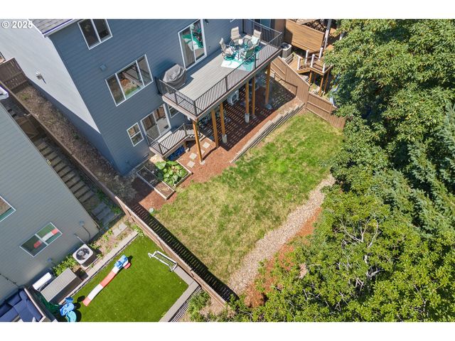 3096 Nw PARKHURST Ter, Portland, OR 97229