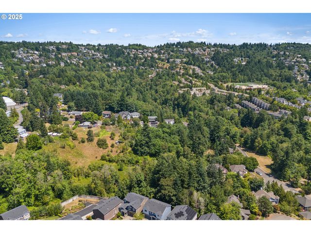 3096 Nw PARKHURST Ter, Portland, OR 97229