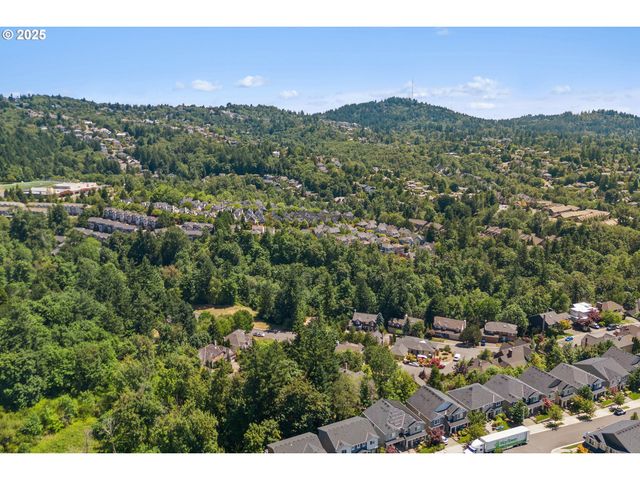 3096 Nw PARKHURST Ter, Portland, OR 97229