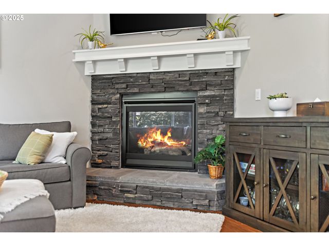 3096 Nw PARKHURST Ter, Portland, OR 97229