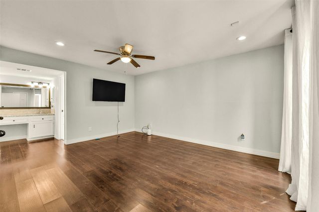 15719 Stonehaven Drive, Houston, TX 77059