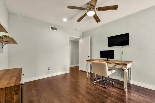15719 Stonehaven Drive, Houston, TX 77059