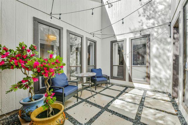 15719 Stonehaven Drive, Houston, TX 77059