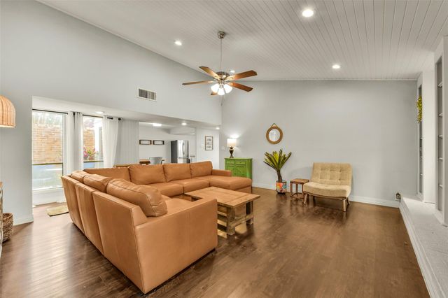 15719 Stonehaven Drive, Houston, TX 77059