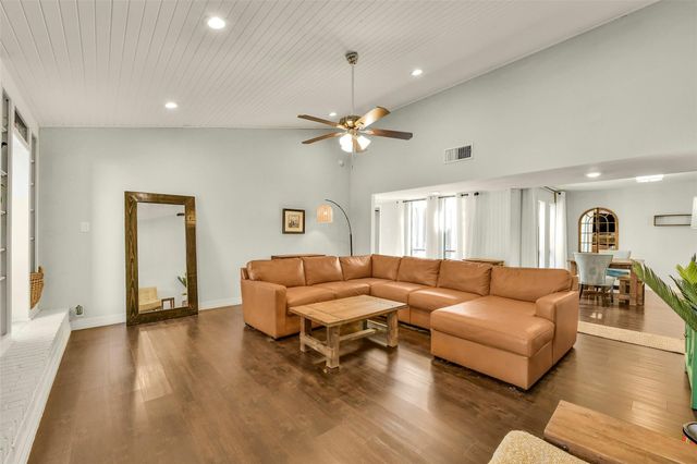 15719 Stonehaven Drive, Houston, TX 77059