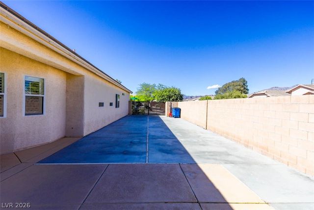 8813 Arabian Filly Avenue, Las Vegas, NV 89143