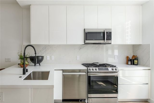 118 Astronaut Ellison S Onizuka Street 202, Los Angeles, CA 90012