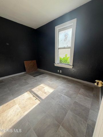 1015 Belmont Avenue, Toledo, OH 43607