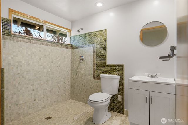 5516 156th Avenue NE, Redmond, WA 98052