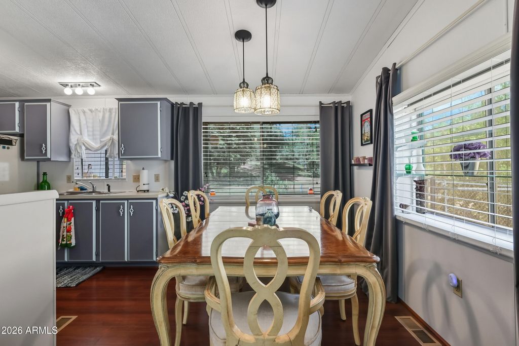 Image 13 of property listing at 82 E QUAIL HOLLOW Drive, Payson, AZ 85541