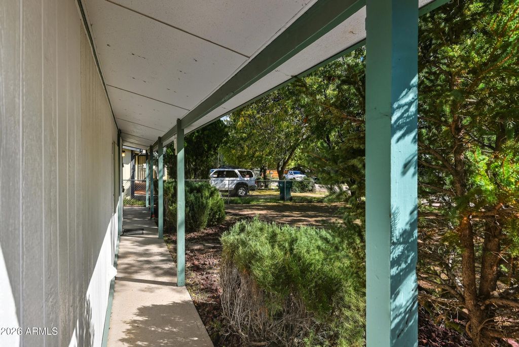 Image 8 of property listing at 82 E QUAIL HOLLOW Drive, Payson, AZ 85541
