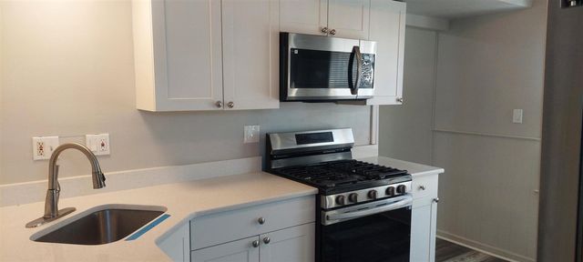 19148 Hilton Drive, Southfield, MI 48075