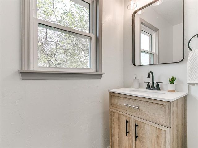 1805 N Philadelphia Avenue, Shawnee, OK 74804