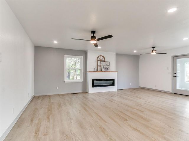 1805 N Philadelphia Avenue, Shawnee, OK 74804