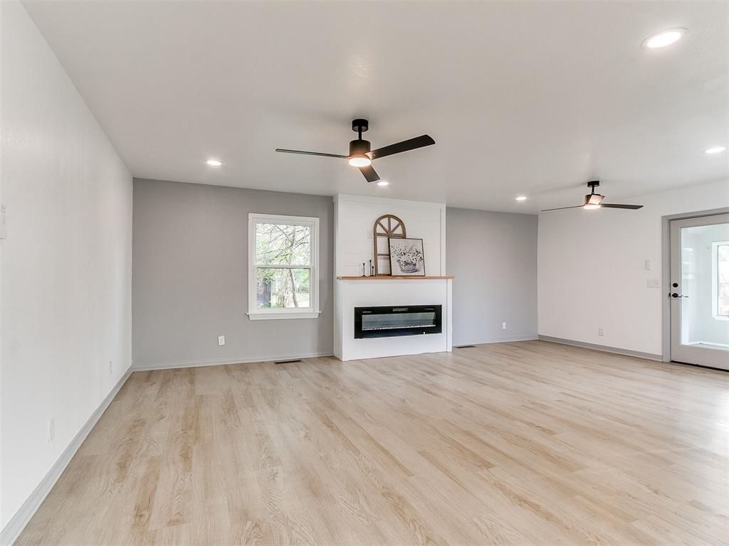 Image 12 of property listing at 1805 N Philadelphia Avenue, Shawnee, OK 74804