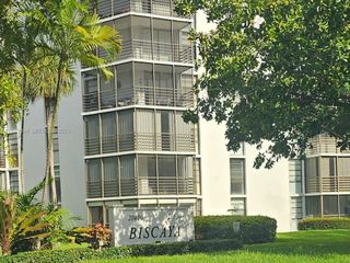 20400 W Country Club Drive 315, Aventura, FL 33180