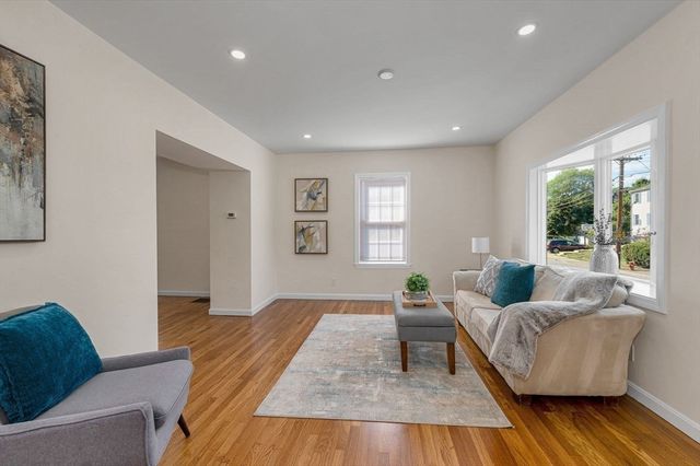 19 Butler Ave, Wakefield, MA 01880
