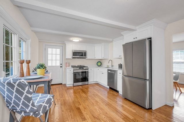 19 Butler Ave, Wakefield, MA 01880